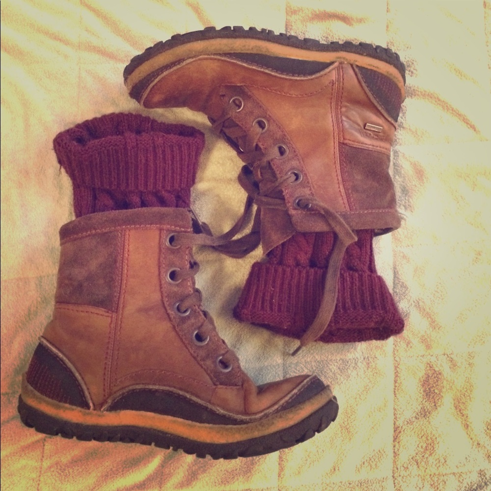 Merrell brown boots with burgundy sock cuff 7